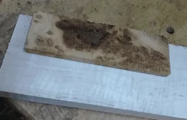 wood knife.webp